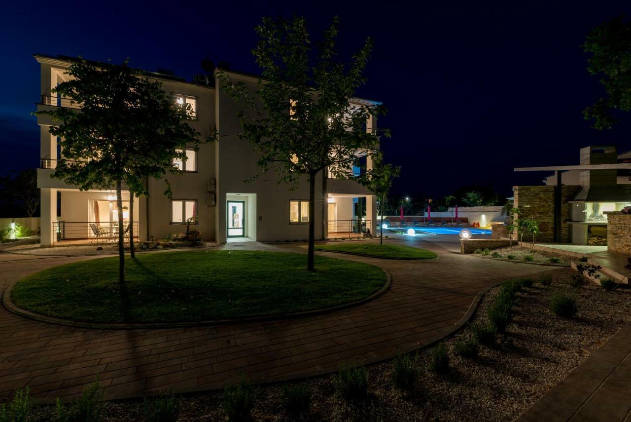 Villa Anja 1St Floor Peroj Exterior photo