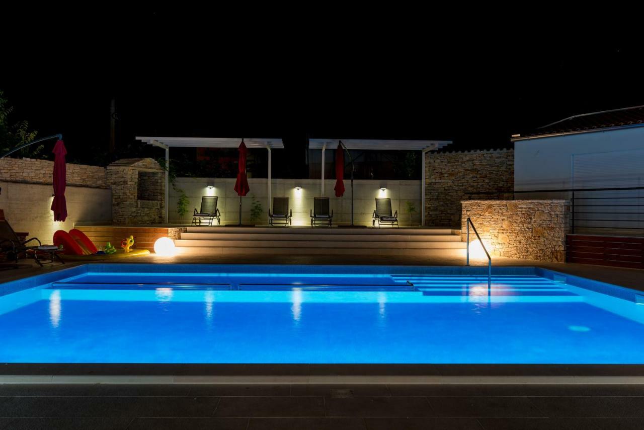 Villa Anja 1St Floor Peroj Exterior photo