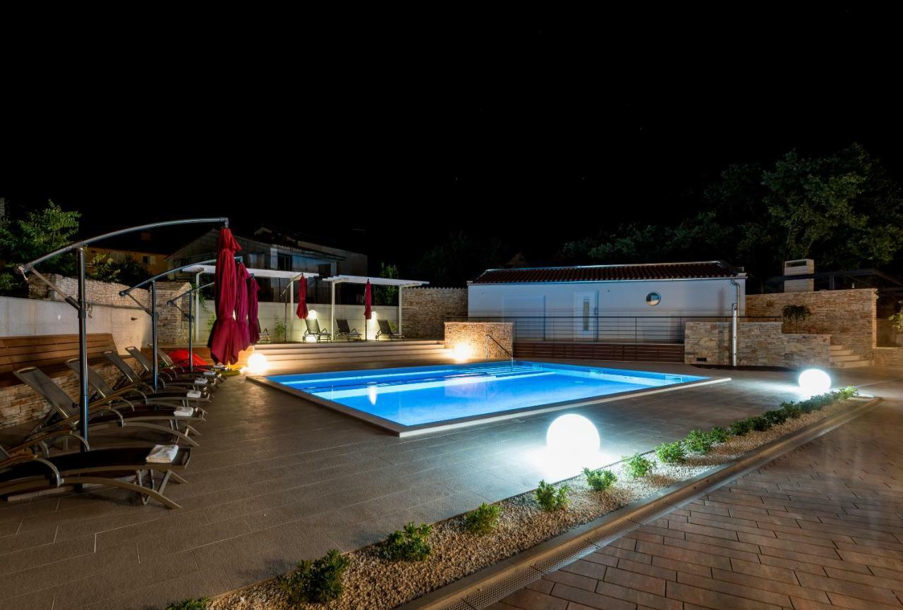 Villa Anja 1St Floor Peroj Exterior photo